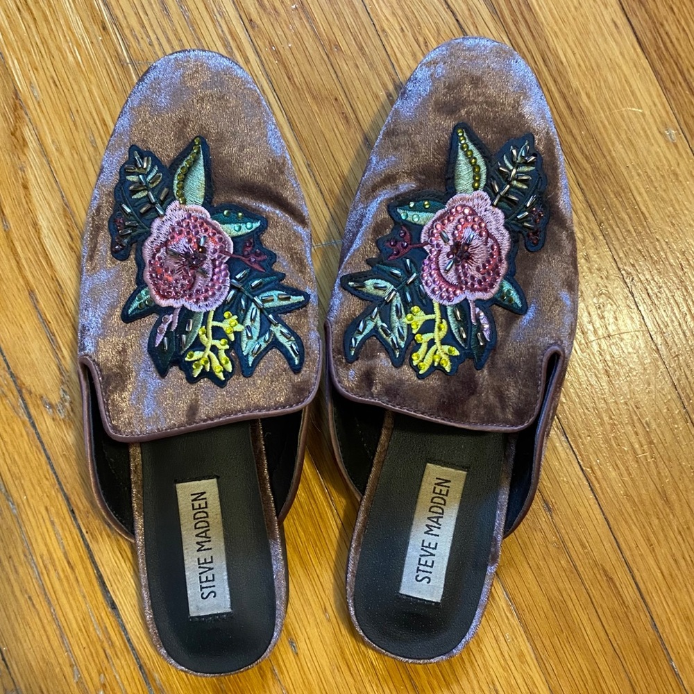 Steve Madden Hugh Velvet Embroidered Mule